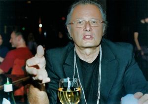 Frank Castorf als Pate zu Find The Net - weltweite Installation von kunstgruppe GOTTLIEB, Heike Gottlieb, Marius Militzer